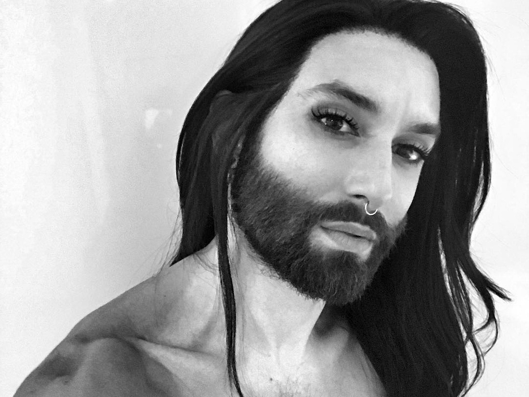 Зараженная ВИЧ Кончита Вурст сняла платье – ФОТО