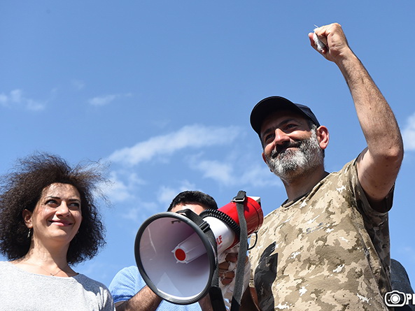 Москве надоедает игра в свободу в Армении