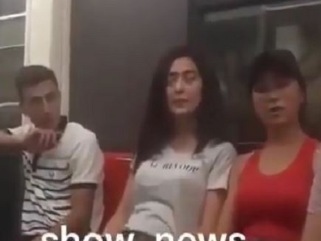 Bakı metrosunda qalmaqal: qısa şortikli qız davaya səbəb oldu – VİDEO