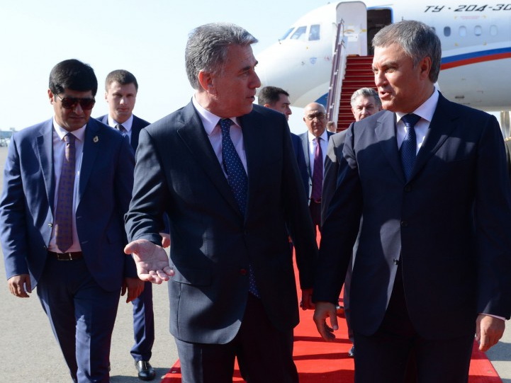  Спикер Госдумы России прибыл с визитом в Азербайджан
