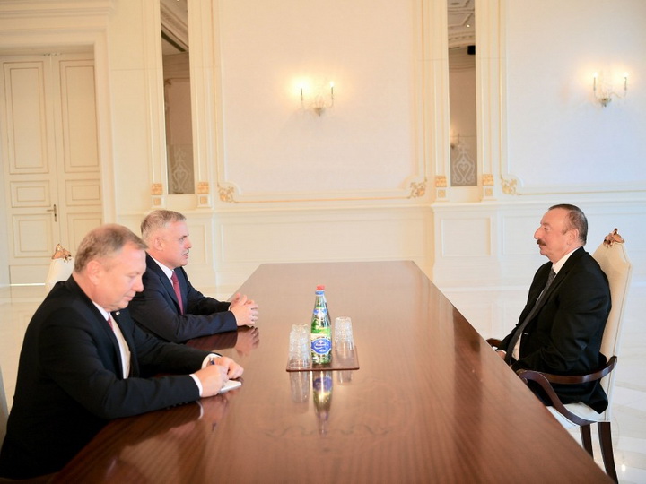 Президент Ильхам Алиев принял делегацию во главе с госсекретарем Совета Безопасности Беларуси