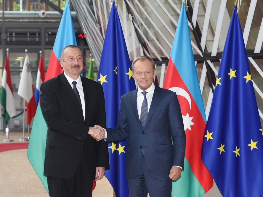Президент Ильхам Алиев встретился в Брюсселе с председателем Европейского совета - ФОТО