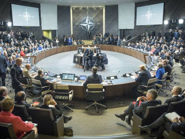 НАТО поддержала усилия, направленные на мирное урегулирование конфликтов на Южном Кавказе