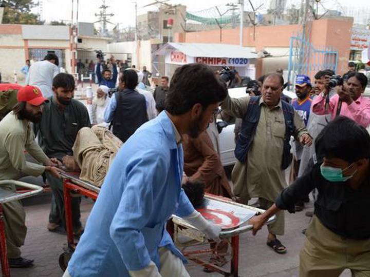 В Пакистане число погибших при взрыве на митинге возросло до 128 человек