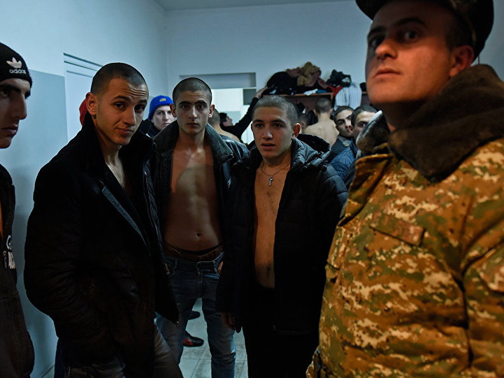 В Армении призывникам ставили фальшивые диагнозы и освобождали от службы в армии