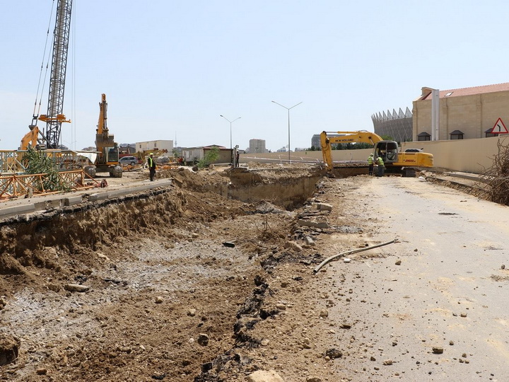 Продолжаются работы по восстановлению дороги на улице Джалила Мамедкулизаде – ФОТО