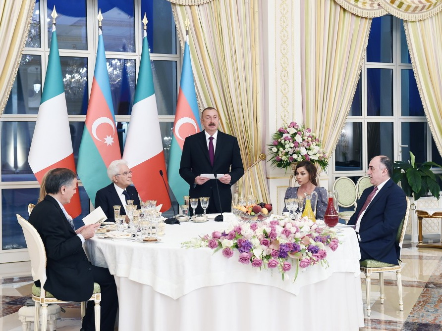 Президент Ильхам Алиев устроил официальный прием в честь Президента Италии - ФОТО