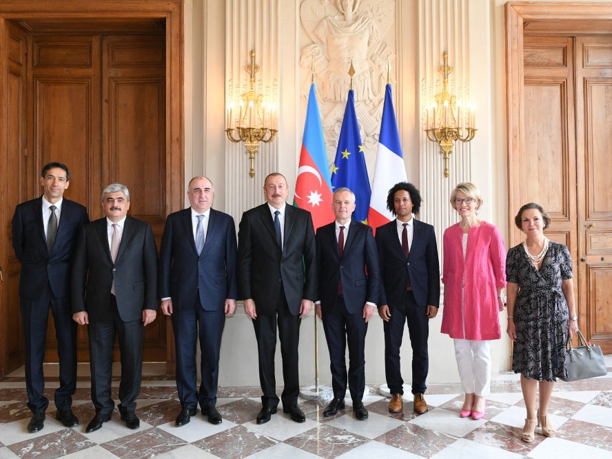 Президент Азербайджана встретился с председателем Национальной Ассамблеи Франции - ФОТО