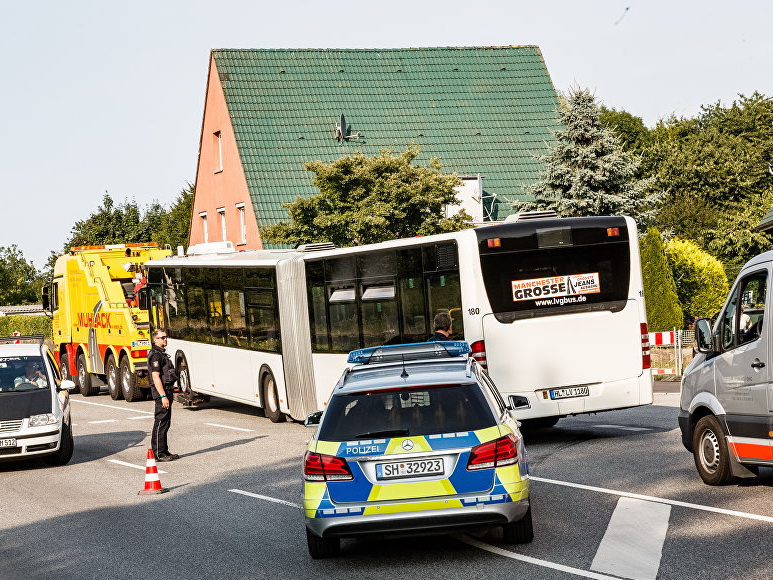 Немецкая полиция сообщила о десяти пострадавших при нападении в автобусе