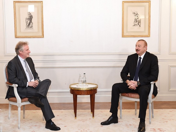 Prezident Parisdə “Thales International” şirkətinin baş vitse-prezidenti ilə görüşüb - FOTO