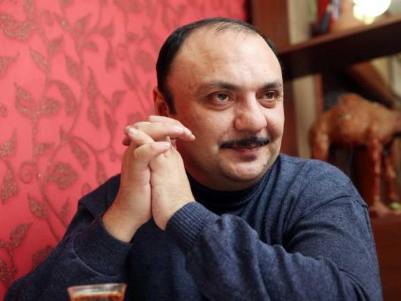 Последние статусы Анара Нагылбаза в Facebook: «Люблю Айтен...» - ФОТО