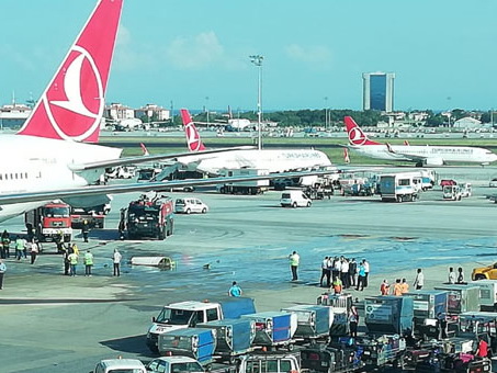 В Стамбуле столкнулись два пассажирских самолета – ФОТО - ВИДЕО
