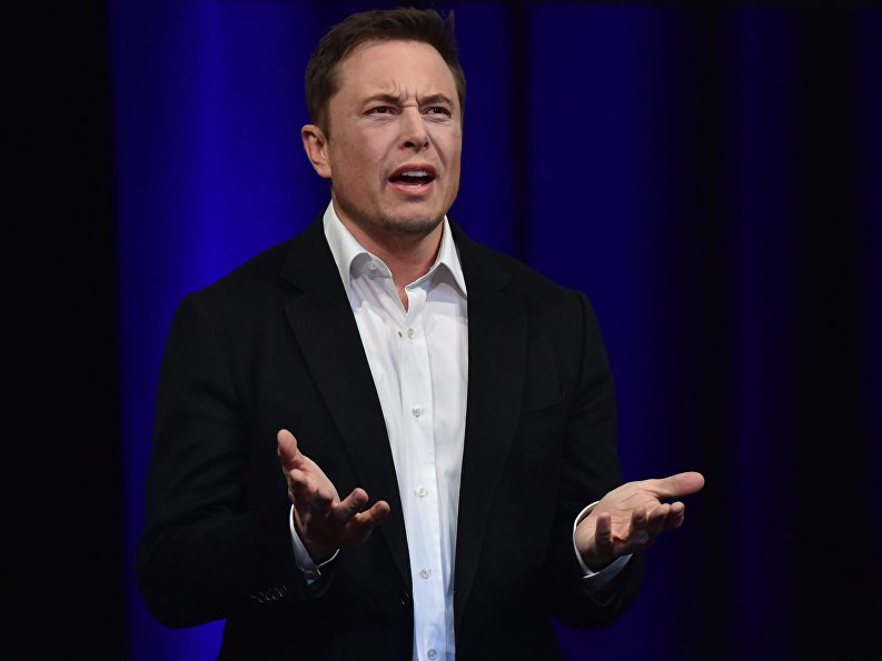 Акционеры Tesla подали в суд на Илона Маска из-за его твитов