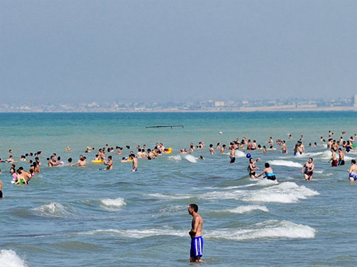 Метеорологи советуют быть осторожнее  на пляжах в связи с усиливающимся ветром