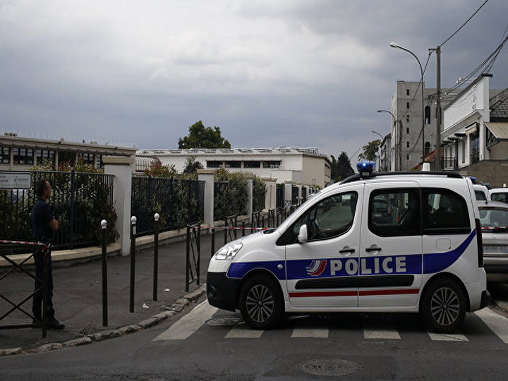 Во Франции автомобиль въехал в толпу у ночного клуба, сообщили СМИ