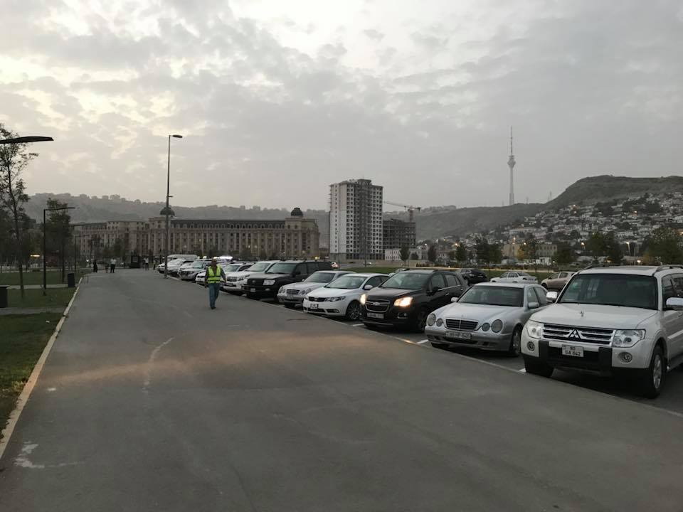 Парковка на новом бакинском бульваре стала полностью платной – ФОТО – КАРТА