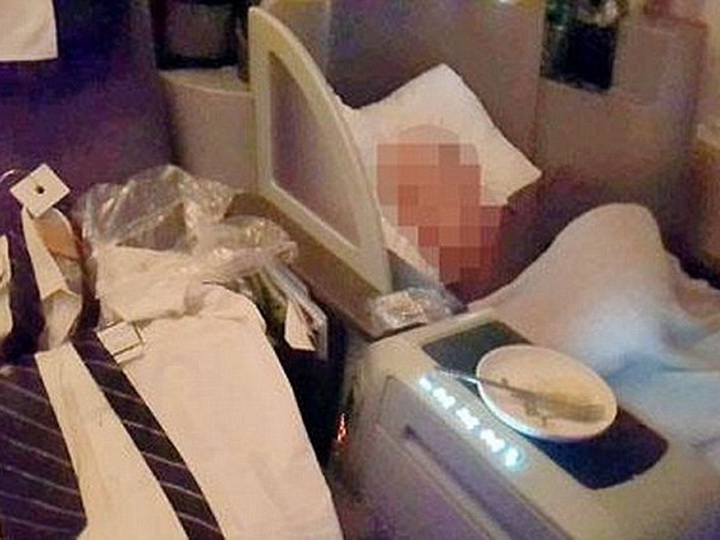 Заснувший в полете пилот шокировал пассажиров