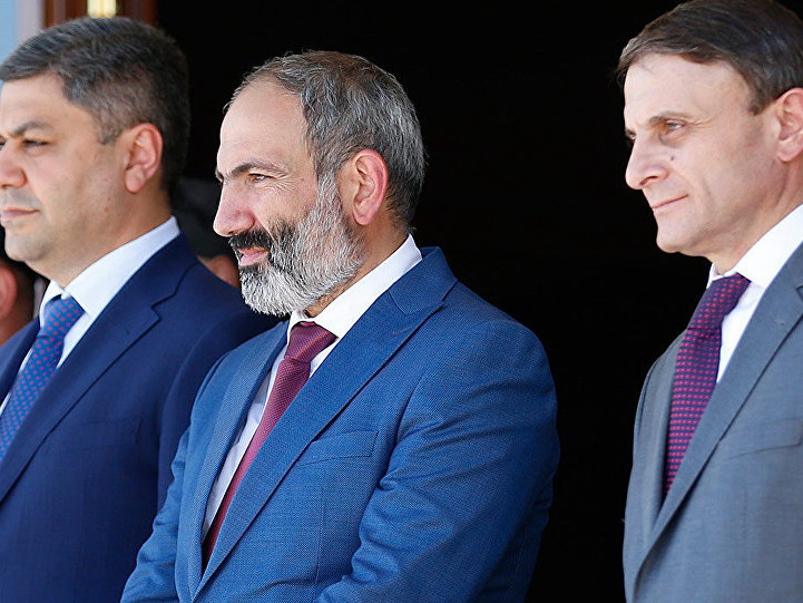 «Эхо» скандальной записи: Пашинян пояснил, почему Ванецян должен был звонить ему