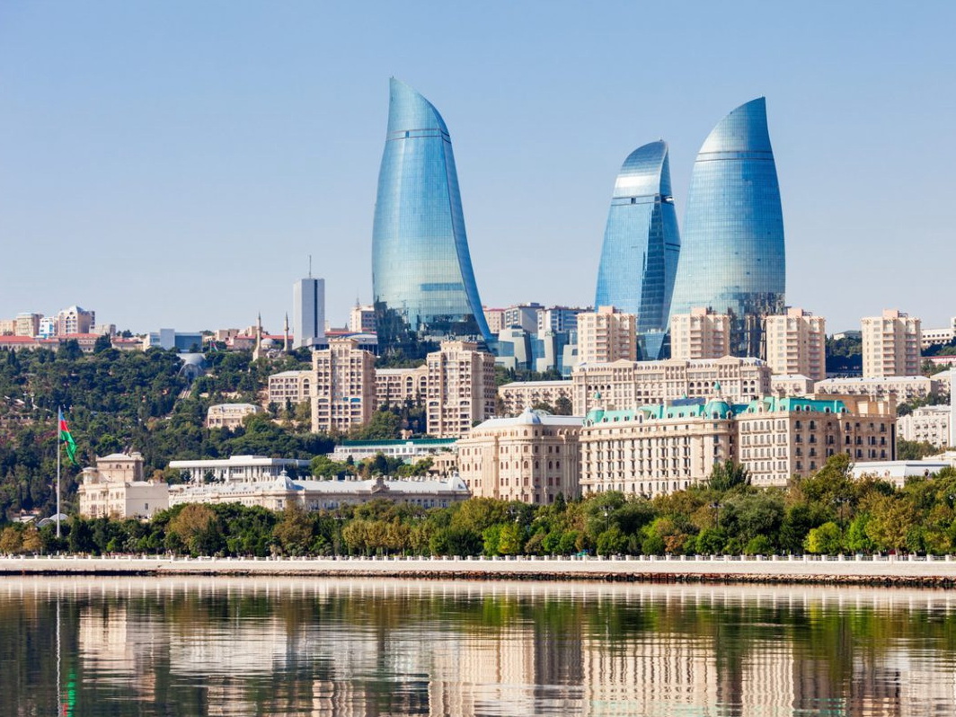 Баку входит в топ-3 городов СНГ для осенних путешествий