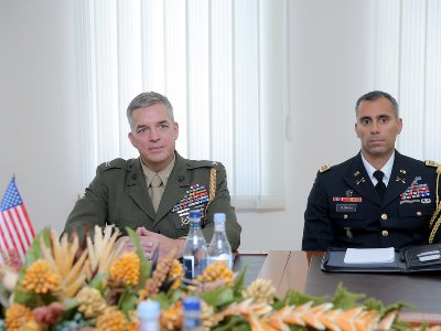 Начальник генштаба ВС Армении и атташе посольства США обсудили вопросы двустороннего военного сотрудничества