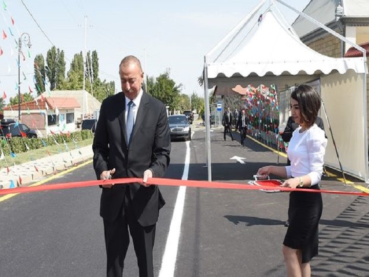İlham Əliyev İranla sərhəd avtomobil yolunun açılışında iştirak edib – FOTO