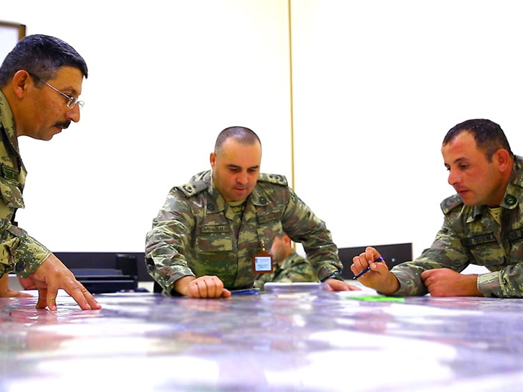В ходе учений в войсках проводятся мероприятия по подготовке к бою - ФОТО - ВИДЕО