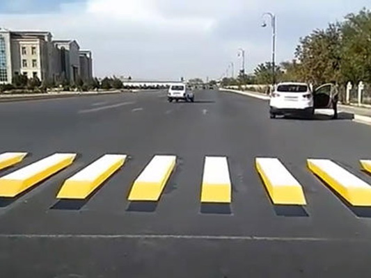 На дорогах Азербайджана появилась первая 3D «зебра» - ФОТО