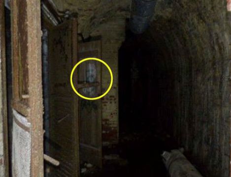 Yeraltı bunkerdə ruhların şəklini çəkdi – FOTO