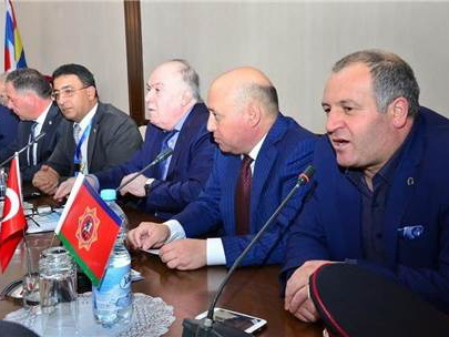 Армяне подняли в Турции флаг карабахских сепаратистов, утверждают в турецкой организации - ФОТО