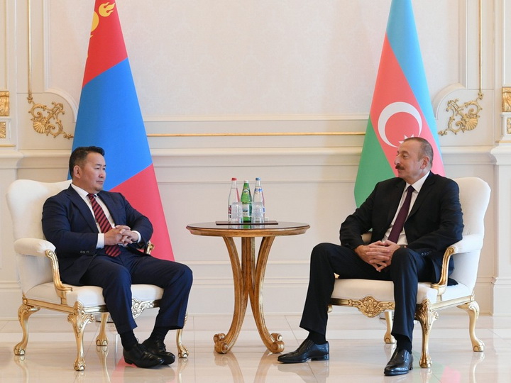 Состоялась встреча президентов Азербайджана и Монголии - ФОТО