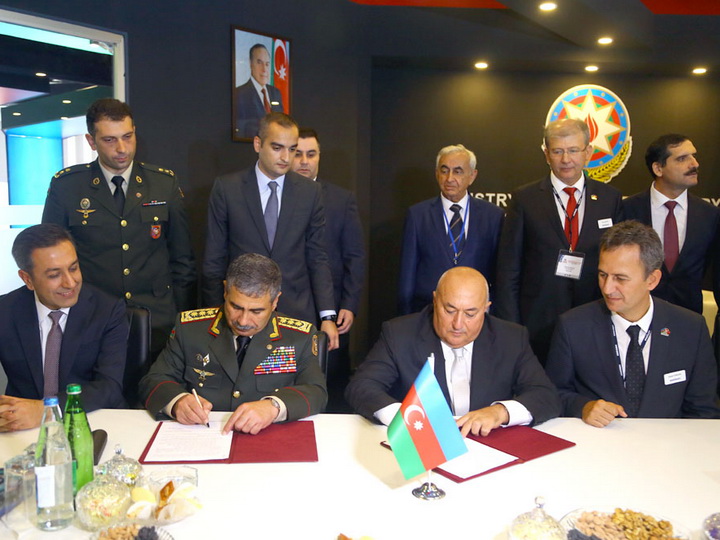 Подписан меморандум между министерствами обороны и оборонной промышленности Азербайджана