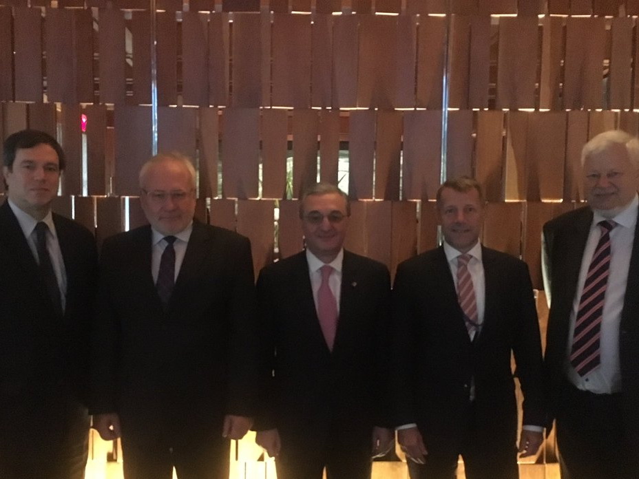 Глава МИД Армении встретился в Нью-Йорке с сопредседателями МГ ОБСЕ