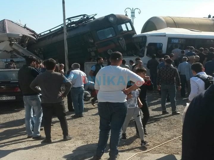 Nazirlik: Qəzada xəsarət alanların sayı 27 nəfərə çatıb – FOTO – VİDEO – YENİLƏNİB