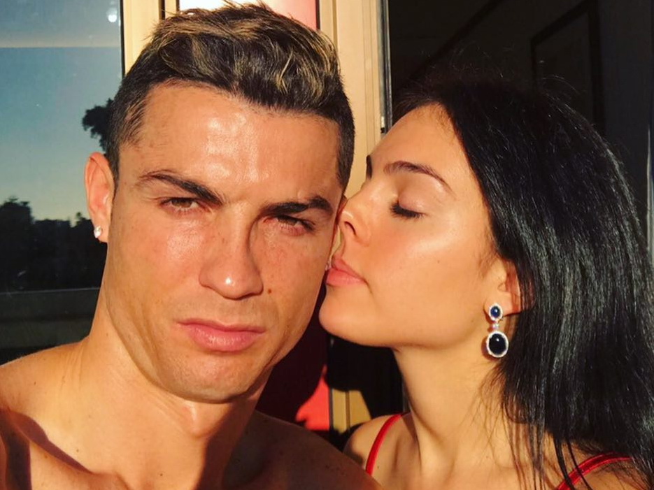 Джорджина Родригес поддержала Криштиану Роналду после обвинений в изнасиловании – ФОТО