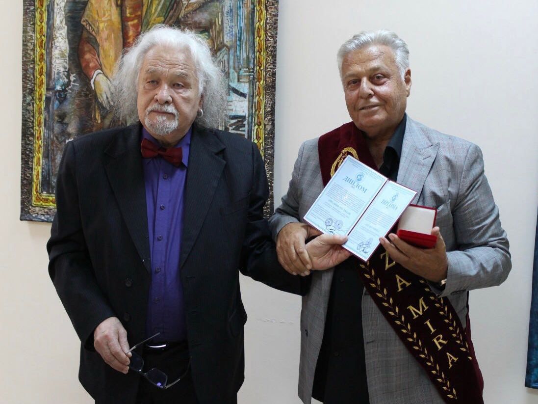 Выдающийся азербайджанский художник Ариф Азиз награжден золотой медалью «Roses of the world» - ФОТО