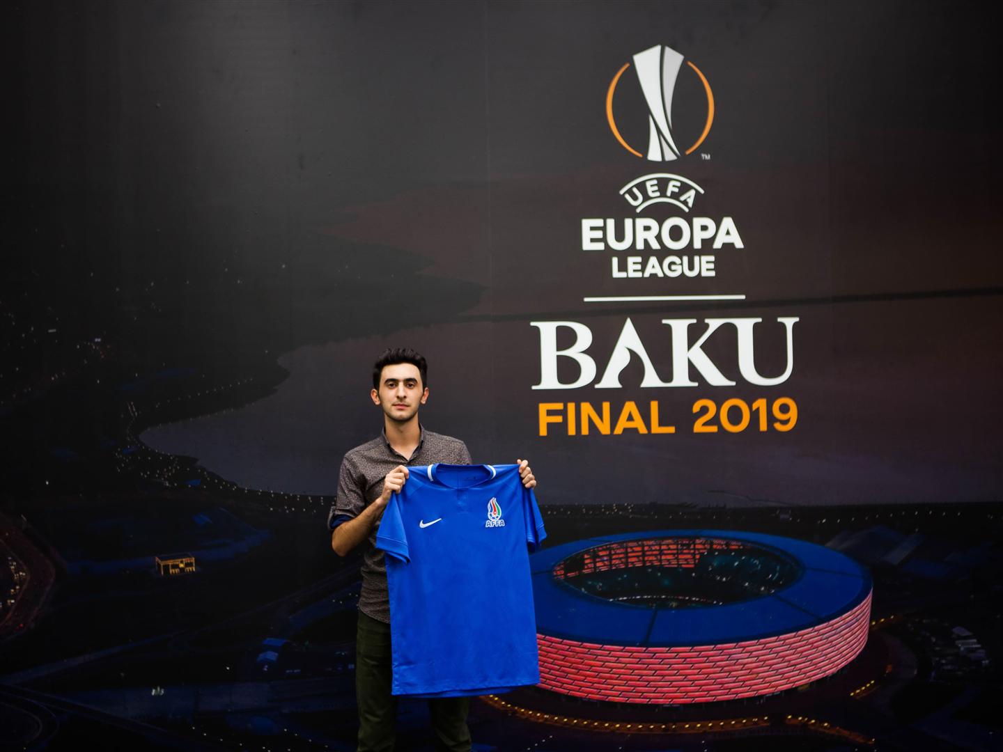 Награжден первый победитель конкурса в связи с проведением финала Лиги Европы в Баку