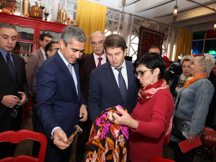 В Москве открылся городок «Осенние дары Азербайджана», организованный Фондом Гейдара Алиева - ФОТО
