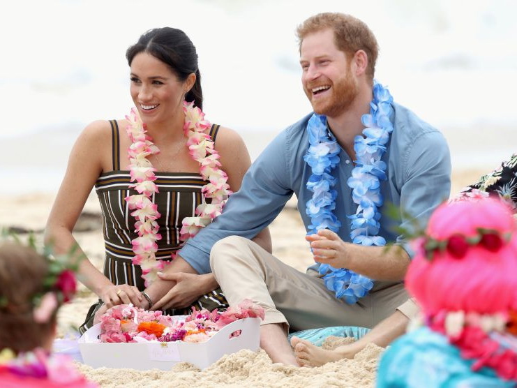 Беременная Меган Маркл и принц Гарри на пляжной тусовке - ФОТО – ВИДЕО