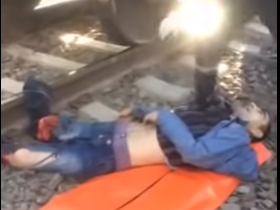В Баку поезд разрезал мужчину пополам – ШОКИРУЮЩЕЕ ВИДЕО