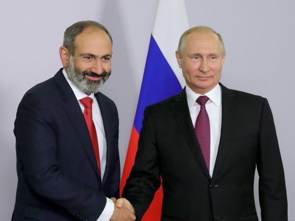 EURACTIVE: Успех «бархатной революции» в Армении зависит от РФ