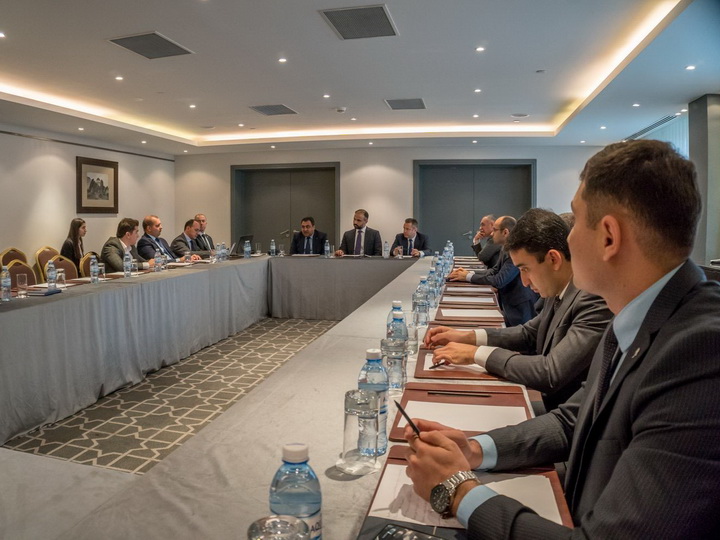 В Баку состоялось заседание комитета по энергетике Caspian European Club – ФОТО