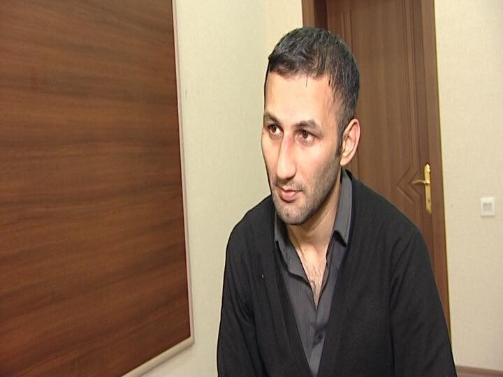 В Баку задержан лжеполицейский, грабивший людей – ФОТО
