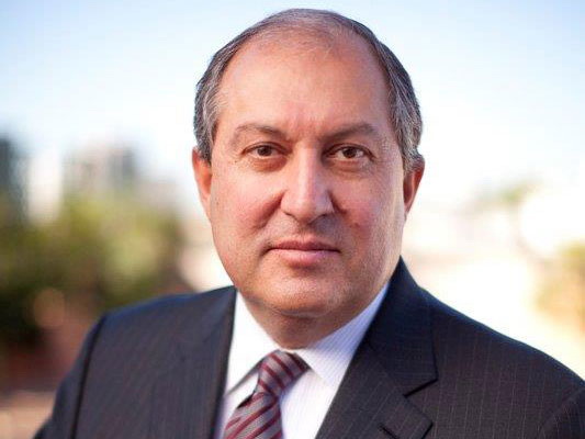 Президента Армении оставили без самолета