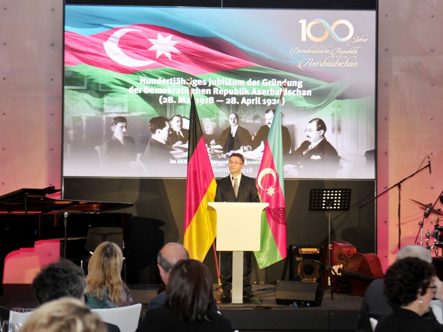 В Берлине состоялось мероприятие по случаю 100-летия Азербайджанской Демократической Республики, организованное Фондом Гейдара Алиева - ФОТО