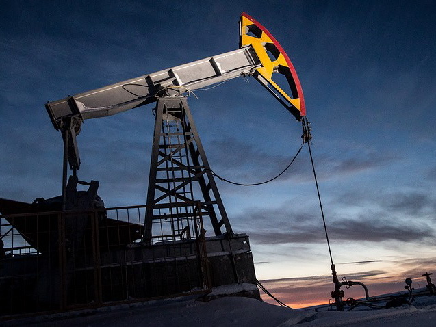 Цена на нефть марки Brent впервые с апреля опустилась ниже $70 за баррель
