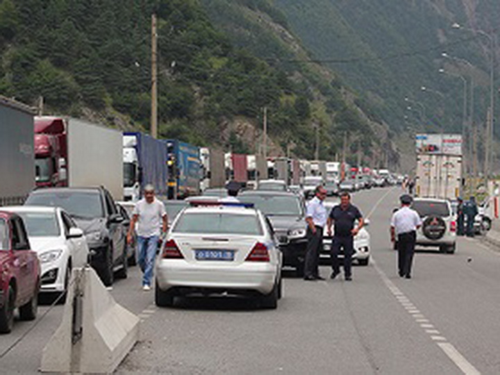 СМИ: Армянские автомобили не пускают в Россию, власти бездействуют