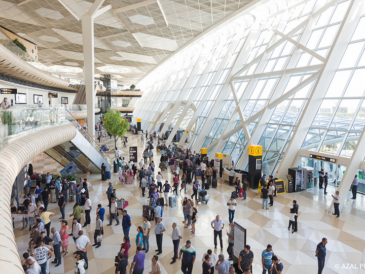 За десять месяцев 2018 года Международный аэропорт Гейдар Алиев обслужил 3,8 миллиона пассажиров