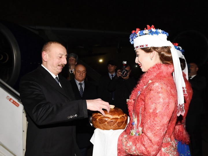 Президент Ильхам Алиев прибыл с официальным визитом в Беларусь - ФОТО