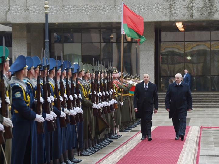 В Минске состоялась церемония официальной встречи Президента Ильхама Алиева - ФОТО