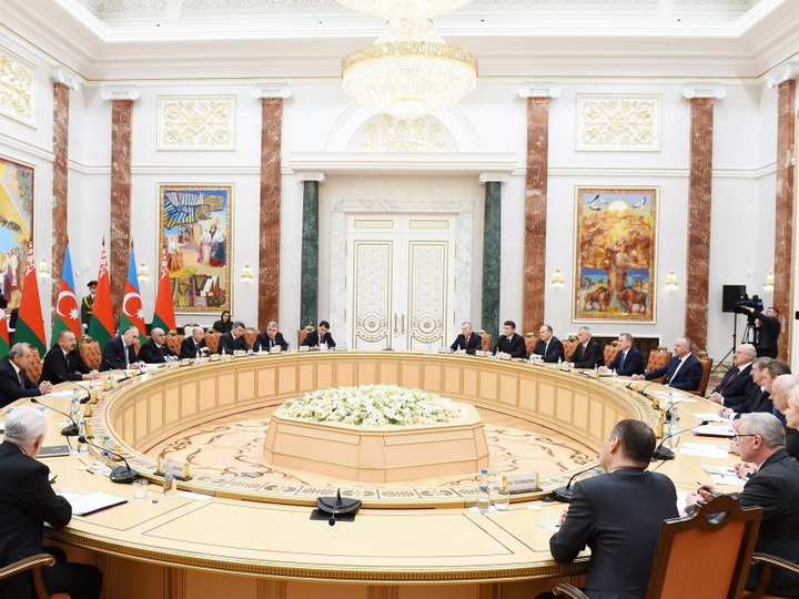 Состоялась встреча президентов Азербайджана и Беларуси в расширенном составе - ФОТО